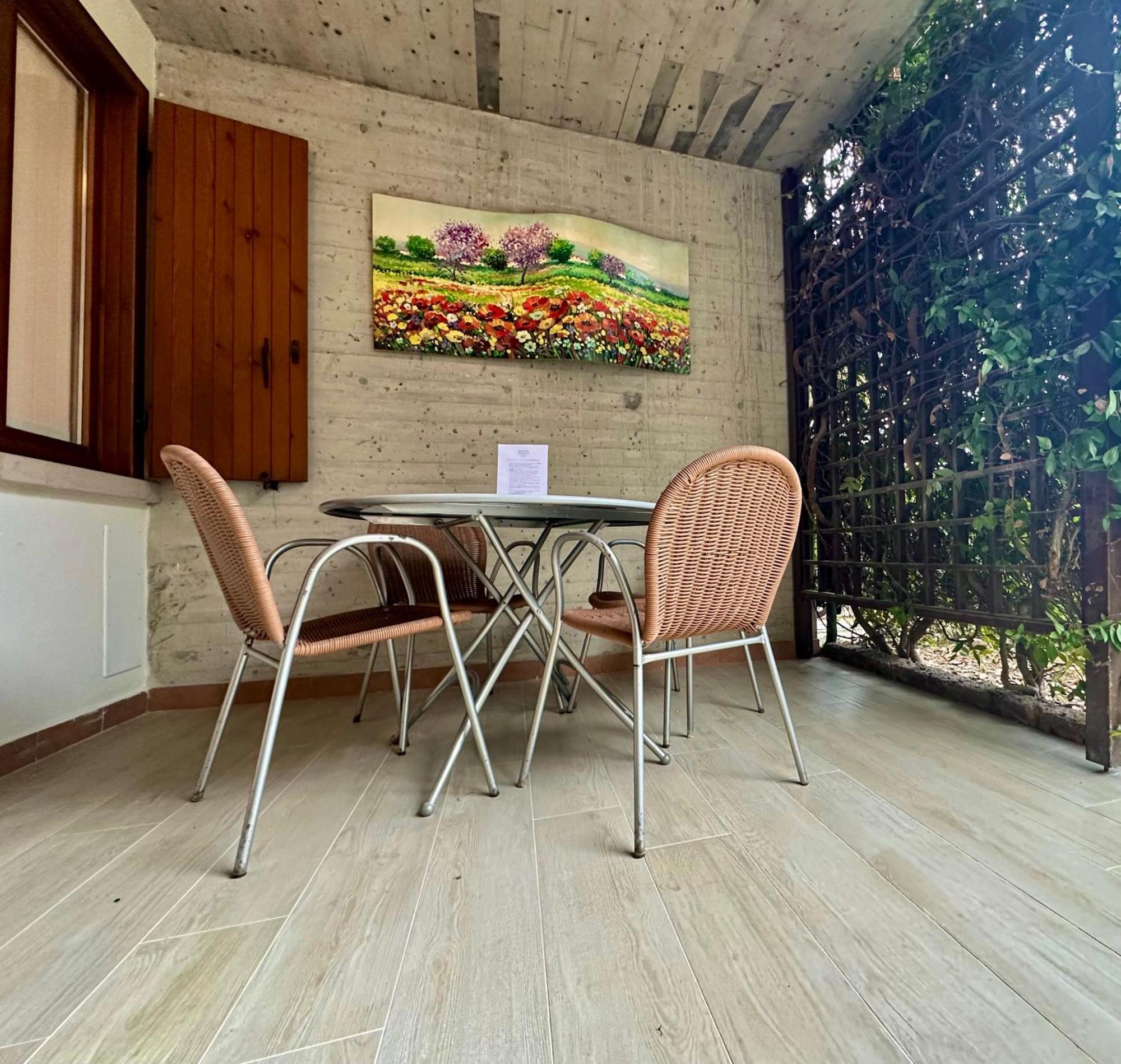 Lauri & Faggi Aparthotel Desenzano del Garda Exterior photo