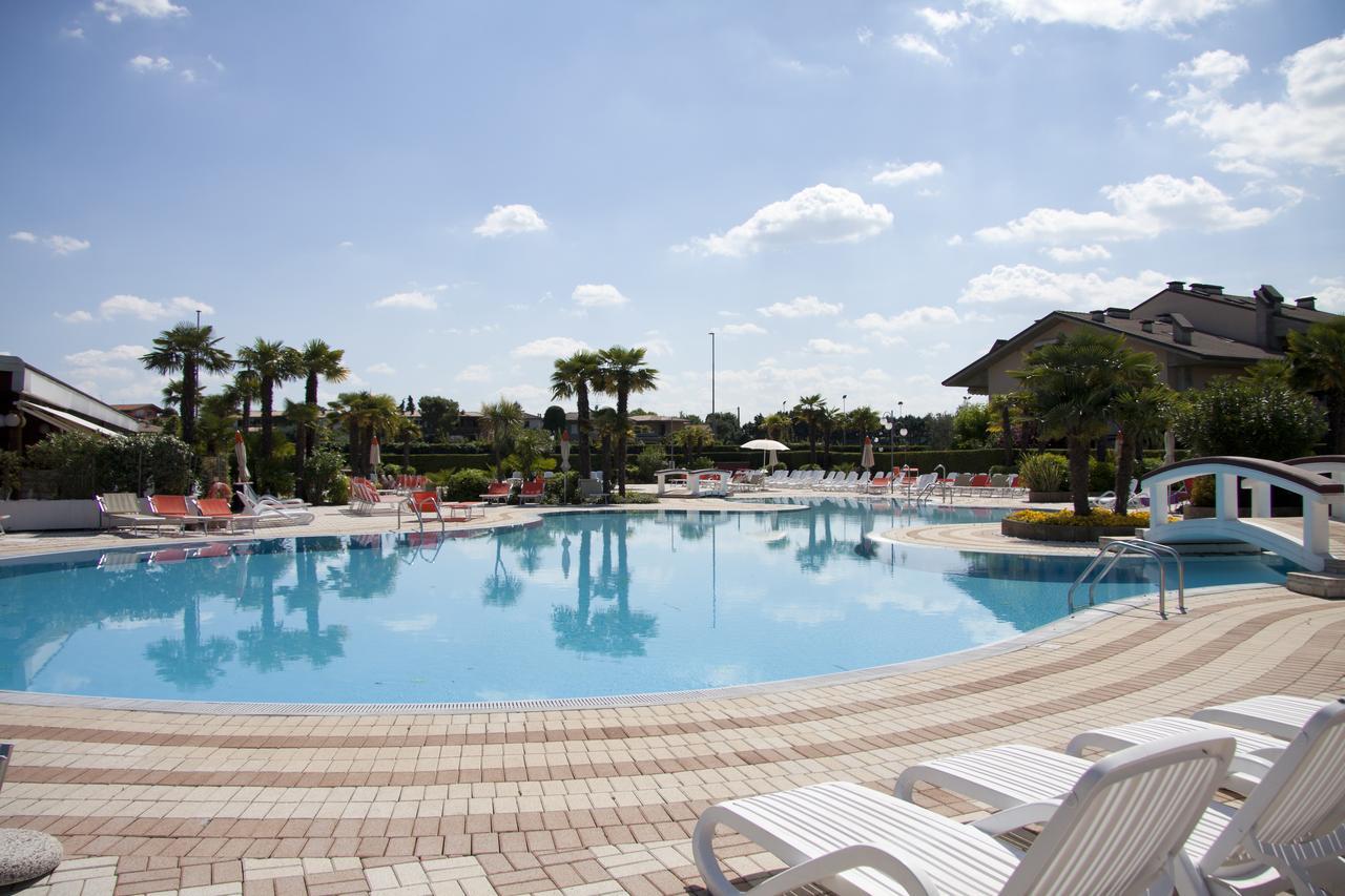 Lauri & Faggi Aparthotel Desenzano del Garda Exterior photo